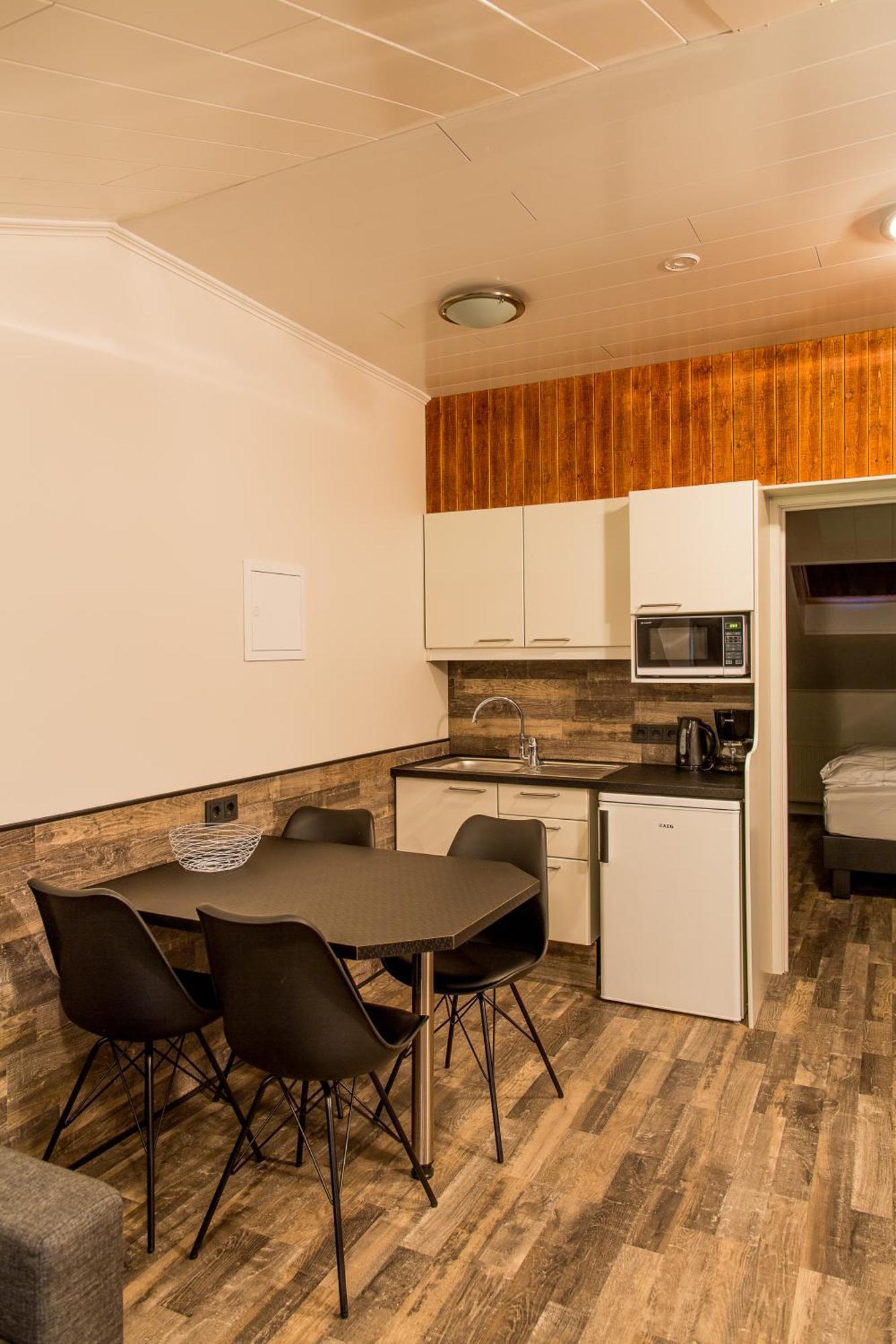 Lava Apartments & Rooms Akureyri Bagian luar foto