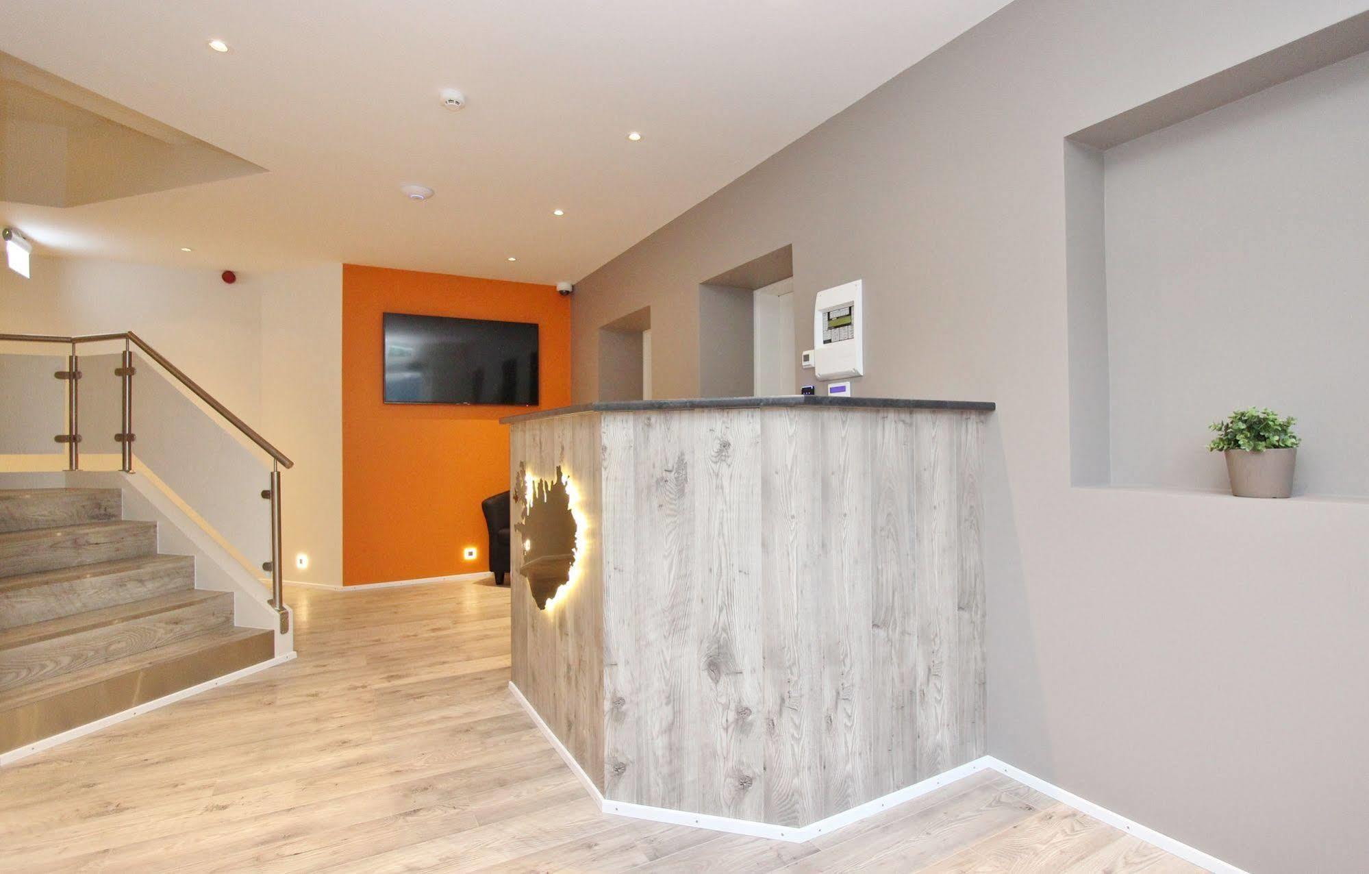 Lava Apartments & Rooms Akureyri Bagian luar foto